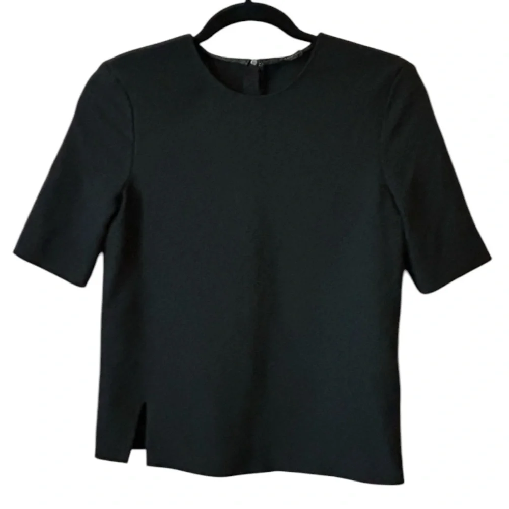 Aritzia t. babaton Blouse Sz XS Short Sleeve  Black EUC - Picture 3 of 13